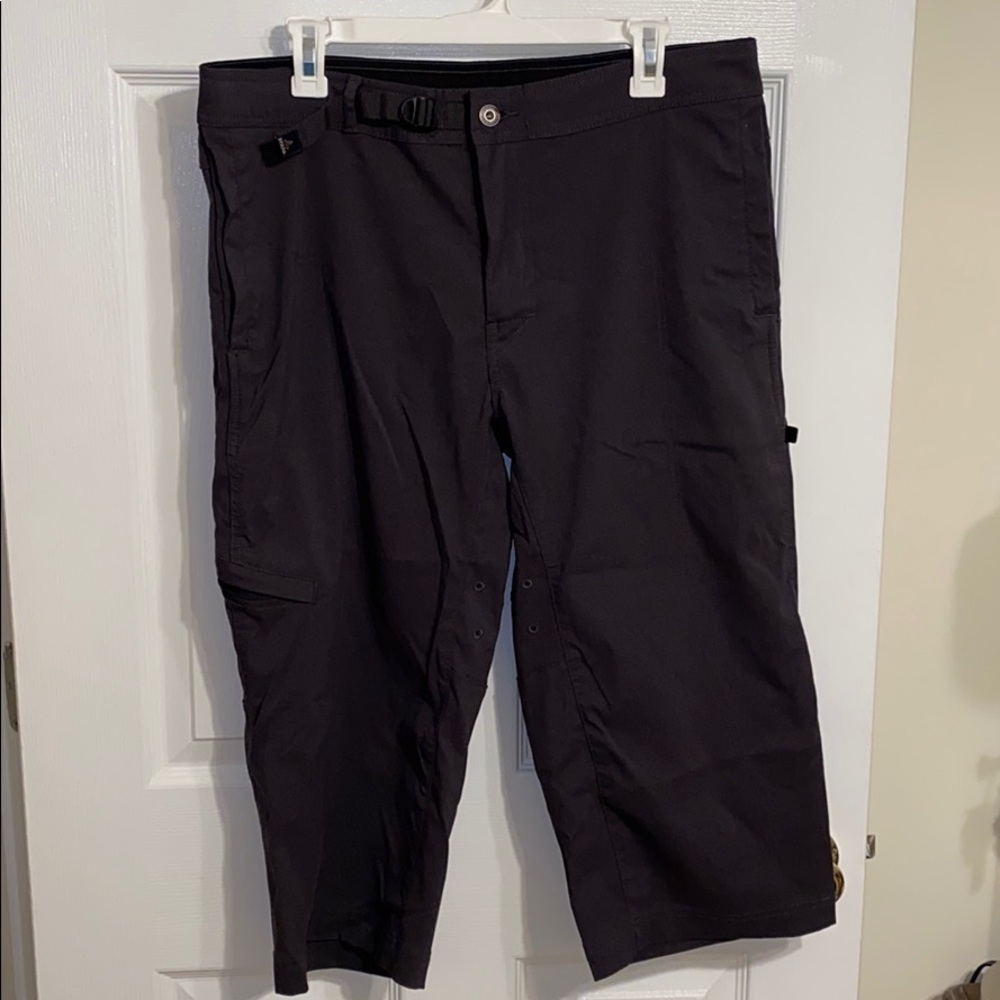 PrAna Breathe dark gray Capri pants, L